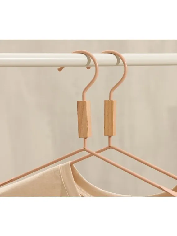 Вешалка для одежды с усиленными плечиками SAVANNA Wood, 42×22×3,2 см, цвет розовый