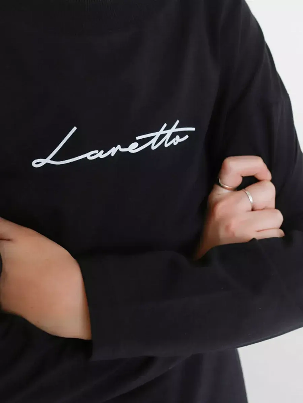 Черный лонгслив оверсайз для мальчика