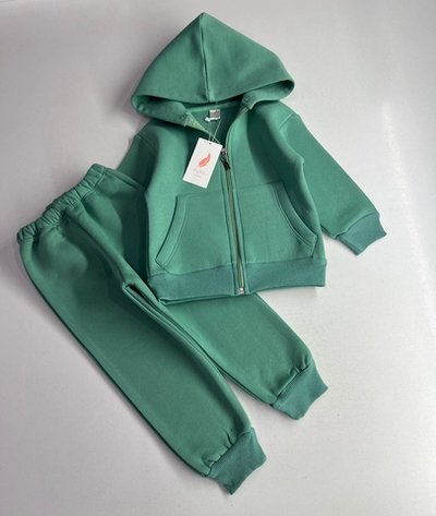 Оливка - двойка для мальчиков и девочек 4 000 тг./шт. (оптом - цена за 5 размеров)