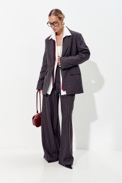 Приталенный пиджак "песочные часы" темно-серого цвета в полоску