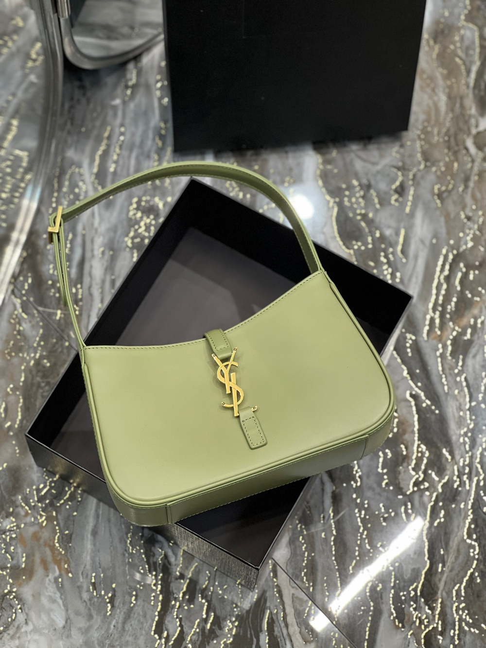 Saint Laurent Le 5 à 7 Hobo Bag