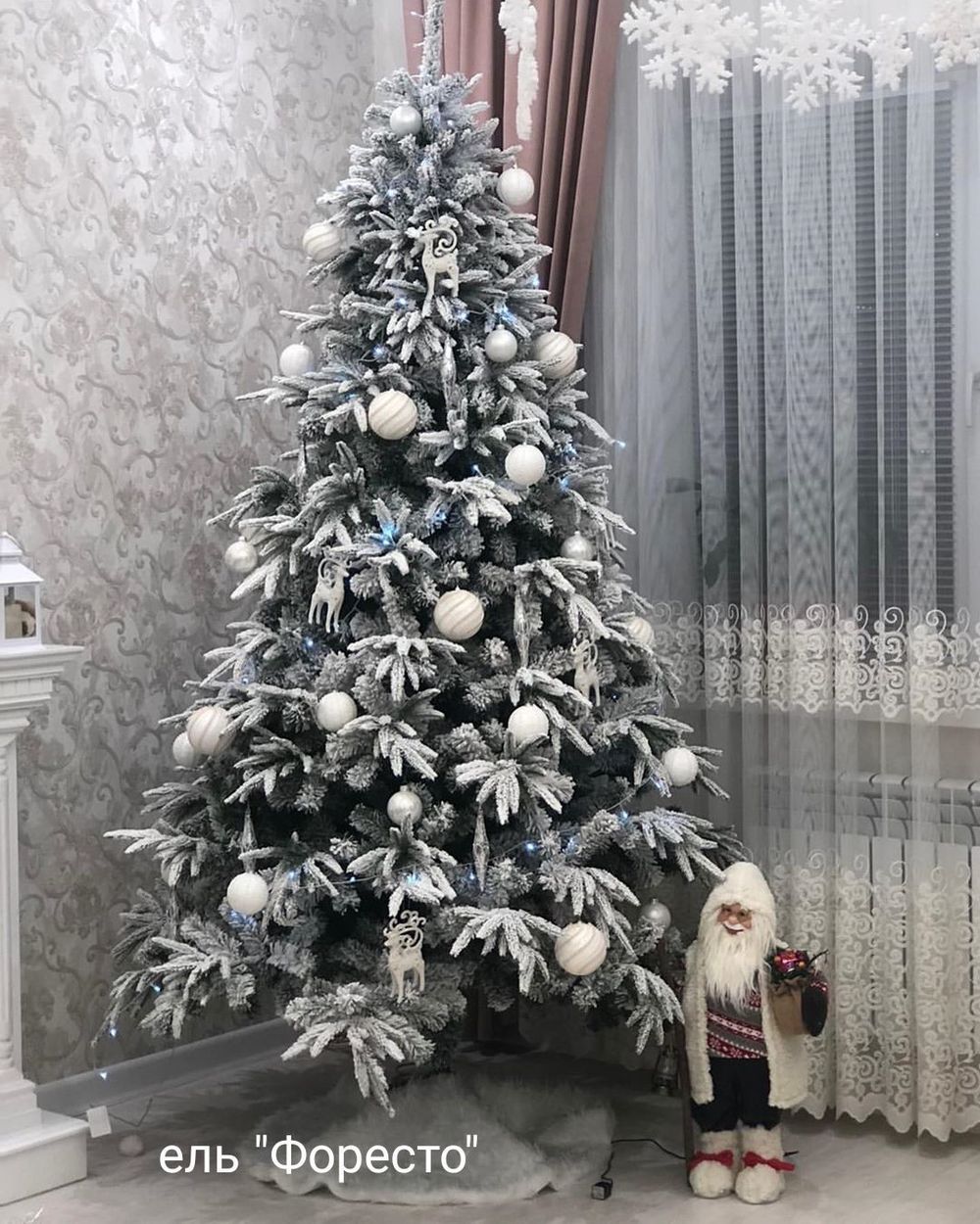 Заснеженная елка с гирляндой «Форесто» холодный свет (Литая+пвх) 180 см / 1,8 м