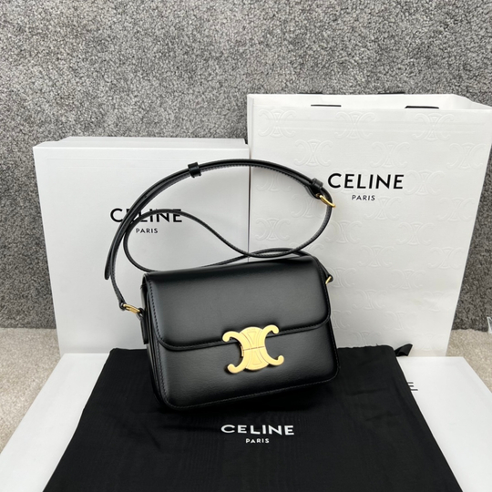 Celine Triomphe Bag 18 cm