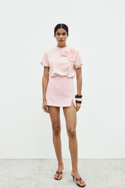 ZARA ФУТБОЛКА С ЦВЕТОЧНЫМ ПРИНТОМ, РОЗОВЫЙ