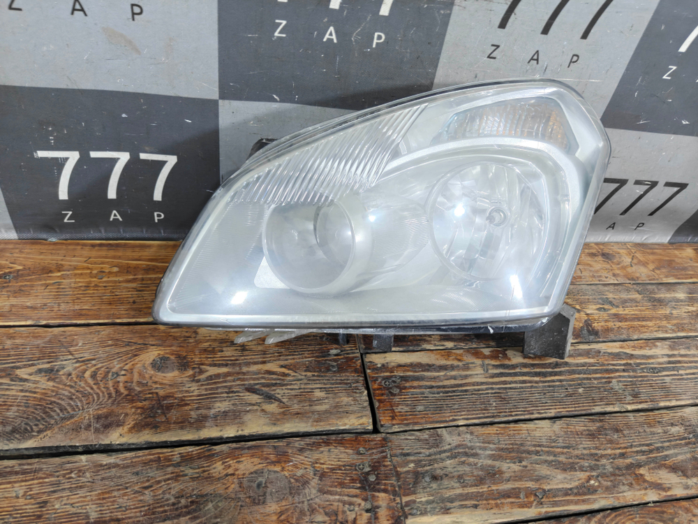 Фара левая Nissan Qashqai 1 (J10) 06-10 Б/У Оригинал 26060JD90B