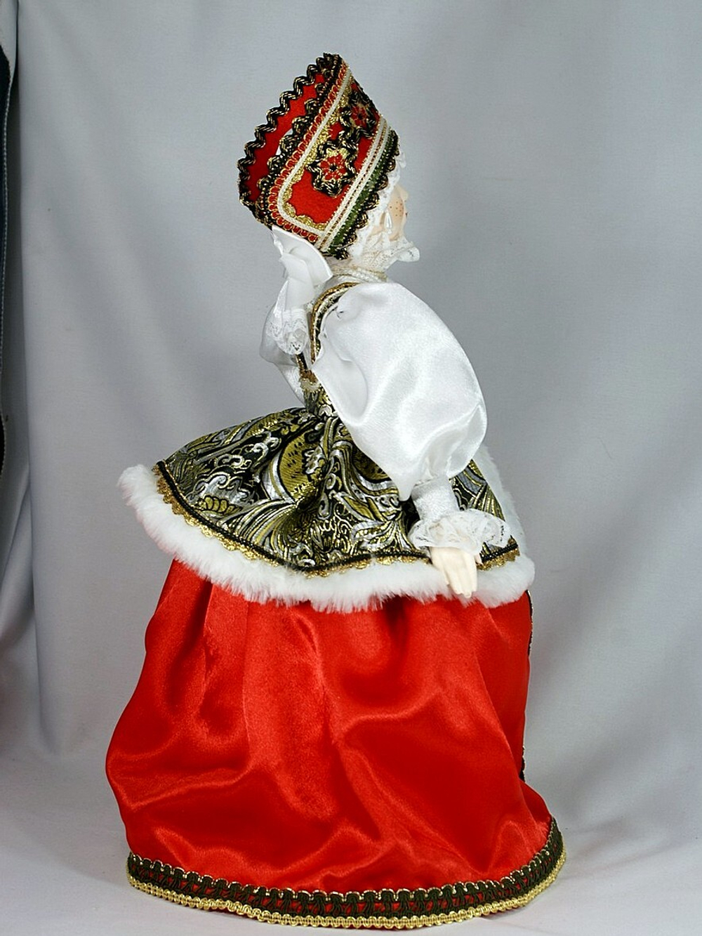 "Кукла на чайник" коллекционная в русском традиционном костюме.