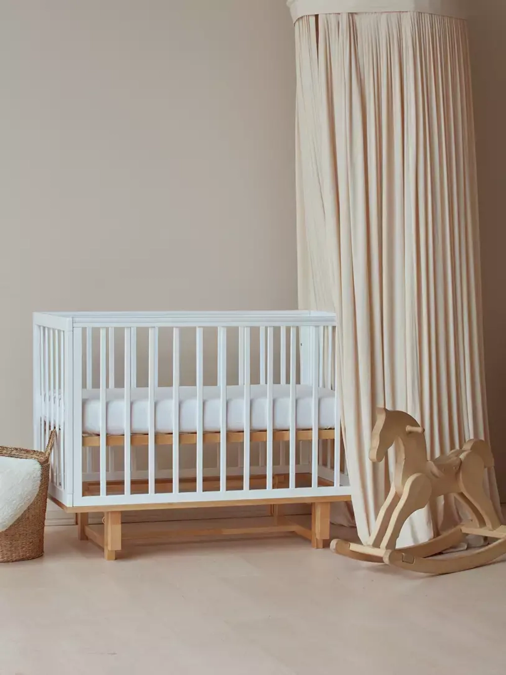 Кровать детская 120*60 MOWBaby "LILLA" (арт.771) маятник Cloud