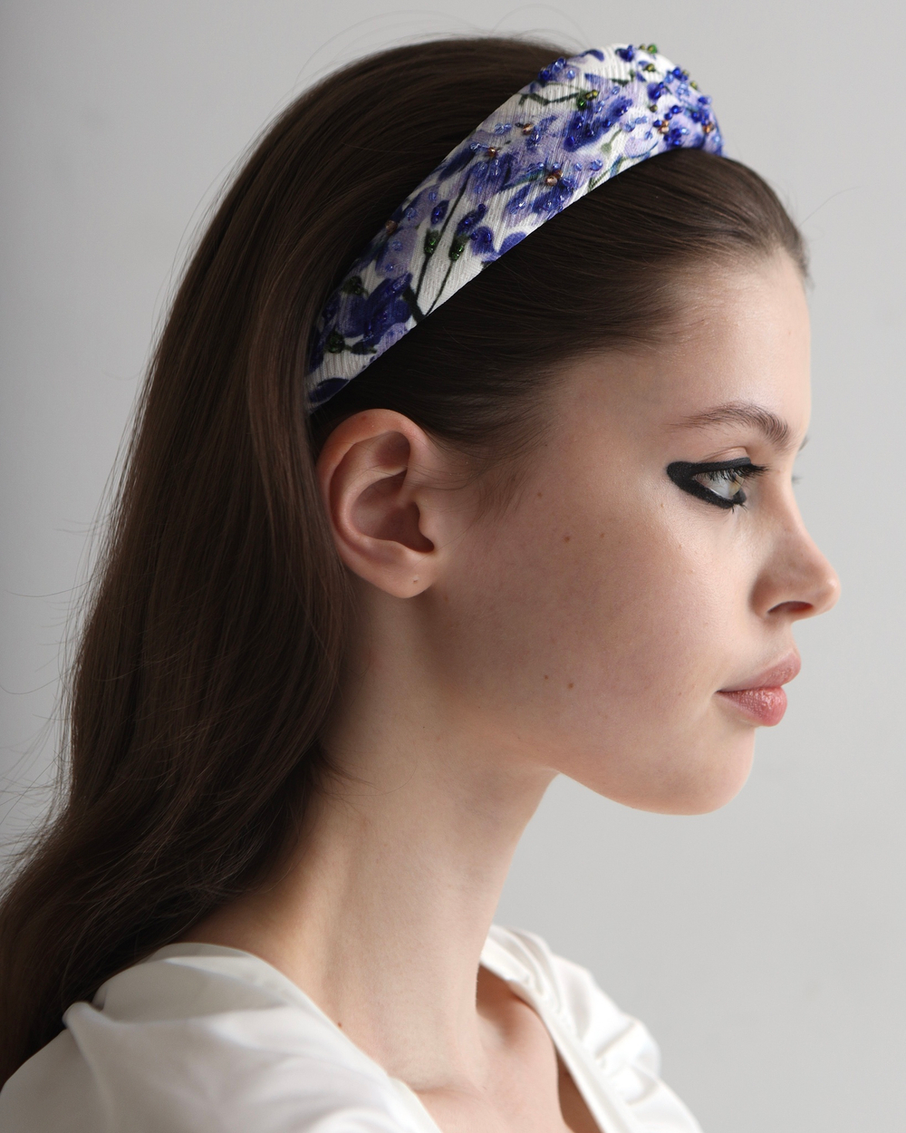 Ободок из жаккарда с цветочным принтом расшитый камнями в тон