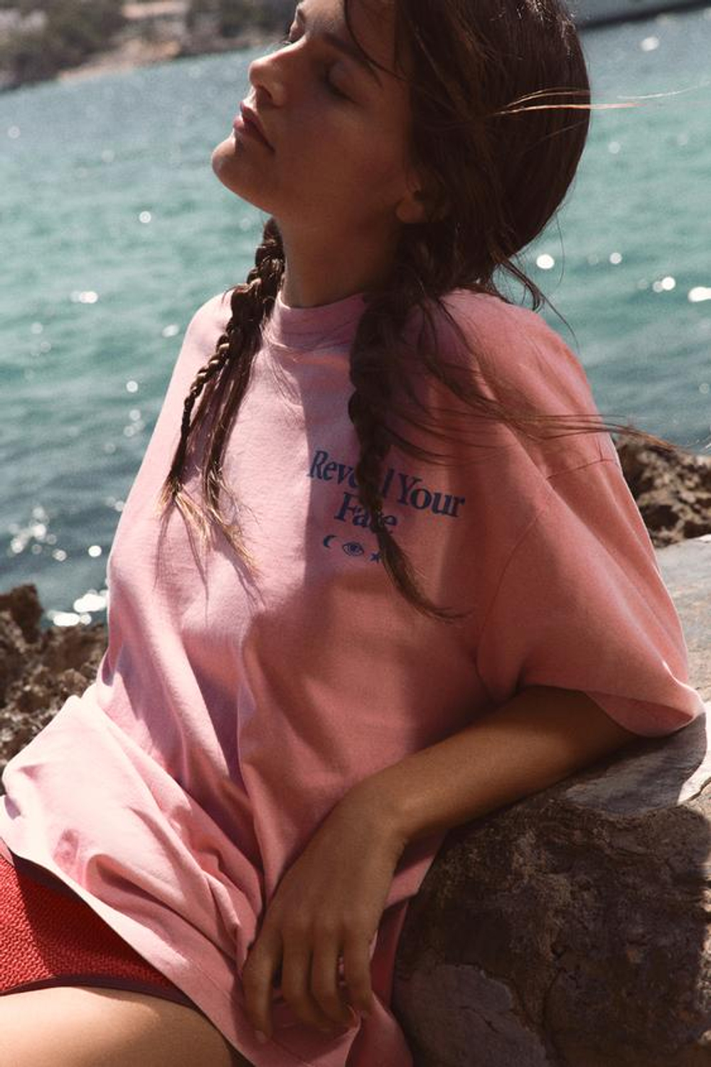 ZARA ФУТБОЛКА ИЗ ТКАНИ С ЭФФЕКТОМ ПОТЕРТОСТИ С НАДПИСЬЮ, РОЗОВЫЙ