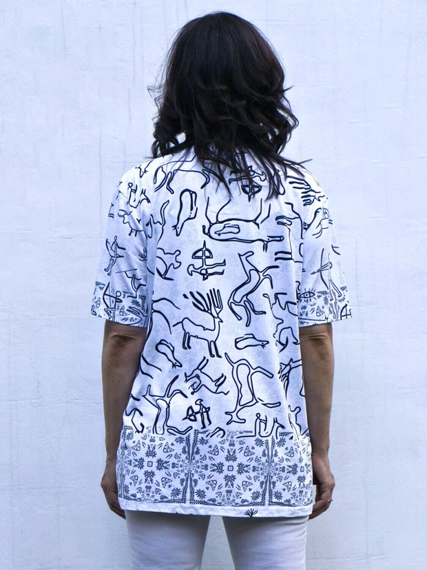 Футболка "Петроглиф", с изображением наскальных рисунков древних людей