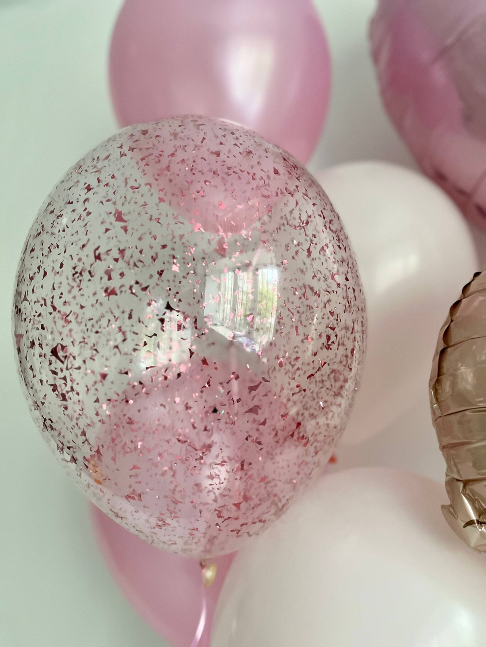 Розовые шары на выписку девочки №3356