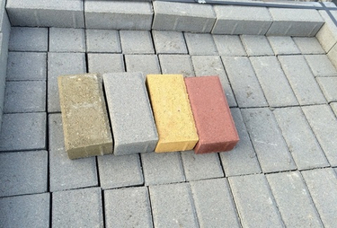 Какие существуют размеры тротуарной плитки: виды материала по форме и толщине