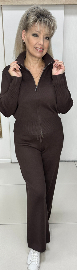 Теплый трикотажный костюм в шоколадном цвете