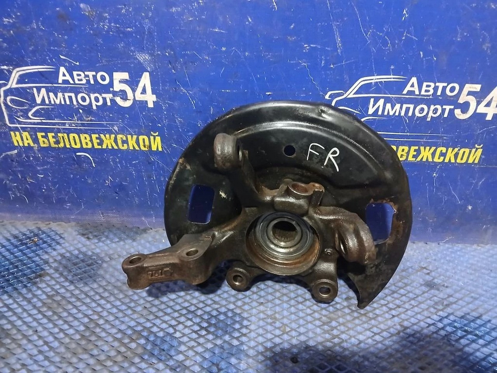 Ступица передняя правая NISSAN SUNNY 2000