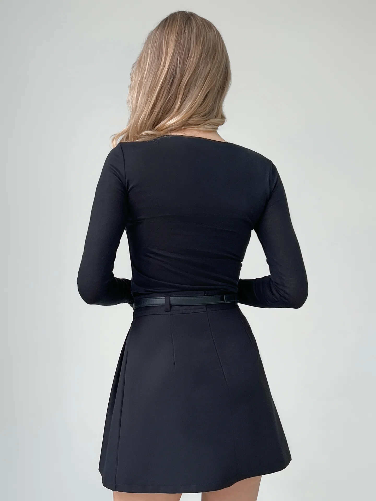 Юбка Yu Ze Fashion 2019322 однотонная короткая плиссированная