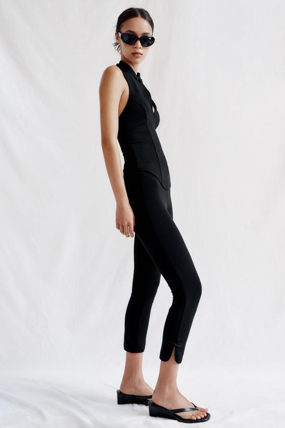 ZARA БРЮКИ КАПРИ С ЗАСТЕЖКАМИ-КЛЕВАНТ, ЧЕРНЫЙ