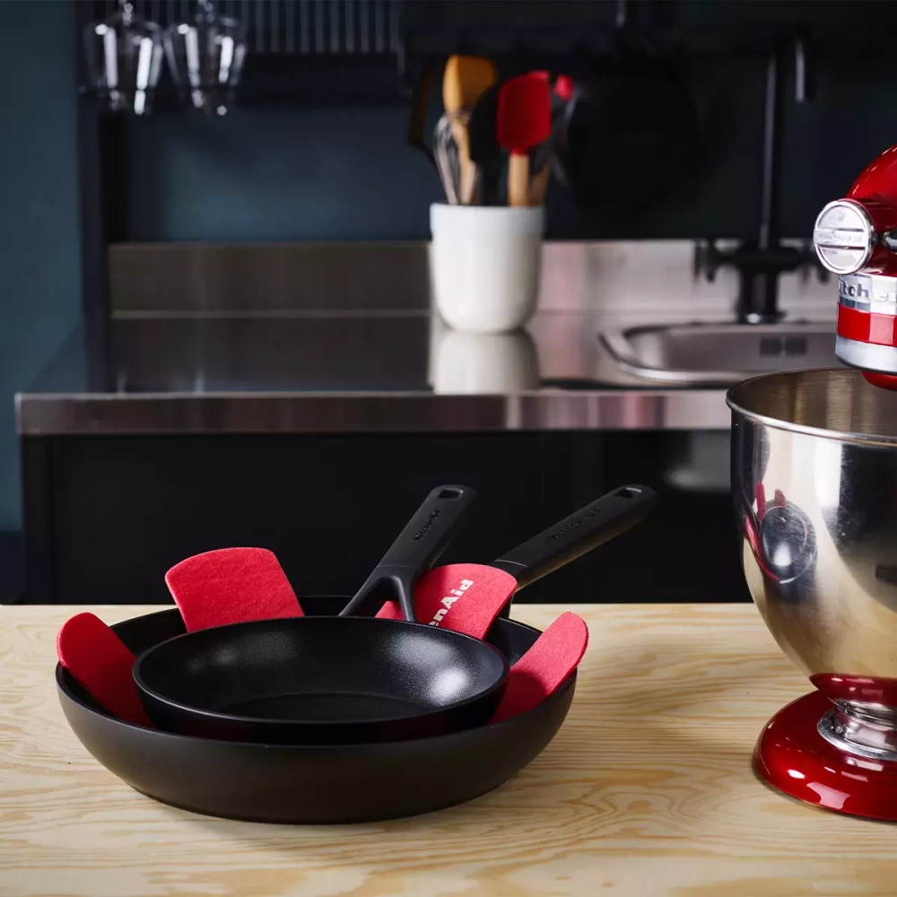 KitchenAid - Классическая керамическая сковорода 28см. / артикул   CC003293-01  / GTIN 4895156668787