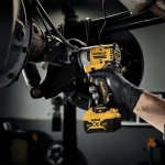 DeWalt DCF901P1 импульсный гайковерт (1 x 5 Ач, ЗУ)