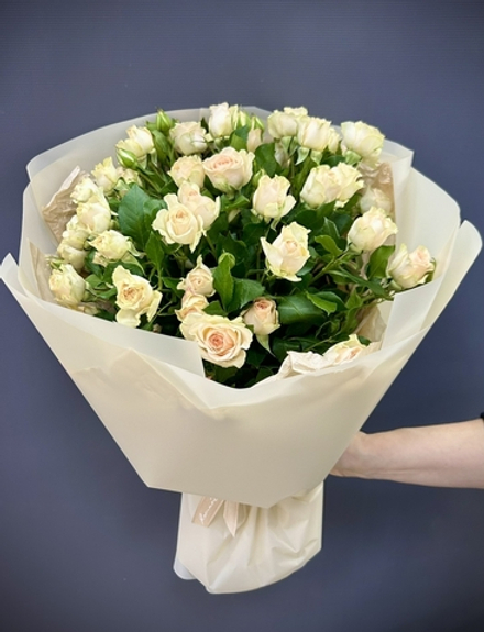 Букет из 5 веток кустовых роз