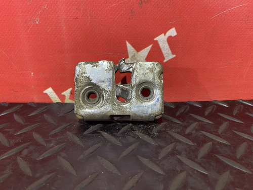 Замок двери наружный правый