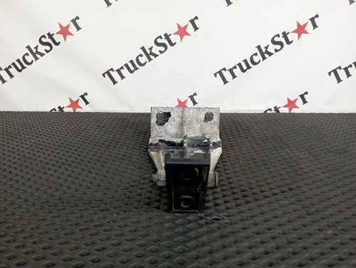 Кронштейн спойлера кабины