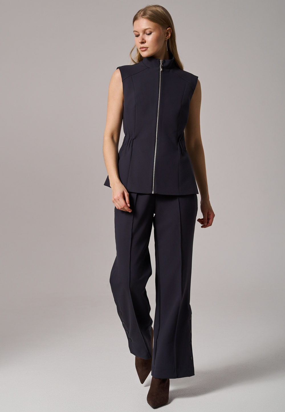 Жилет на молнии синий