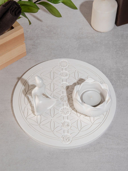 Йогиня и Подсвечник Лотос на подставке Цветок Жизни