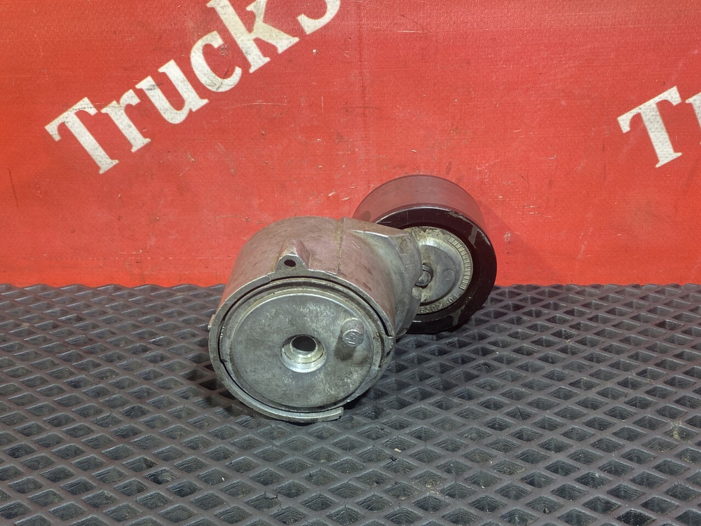 Ролик натяжитель приводного ремня