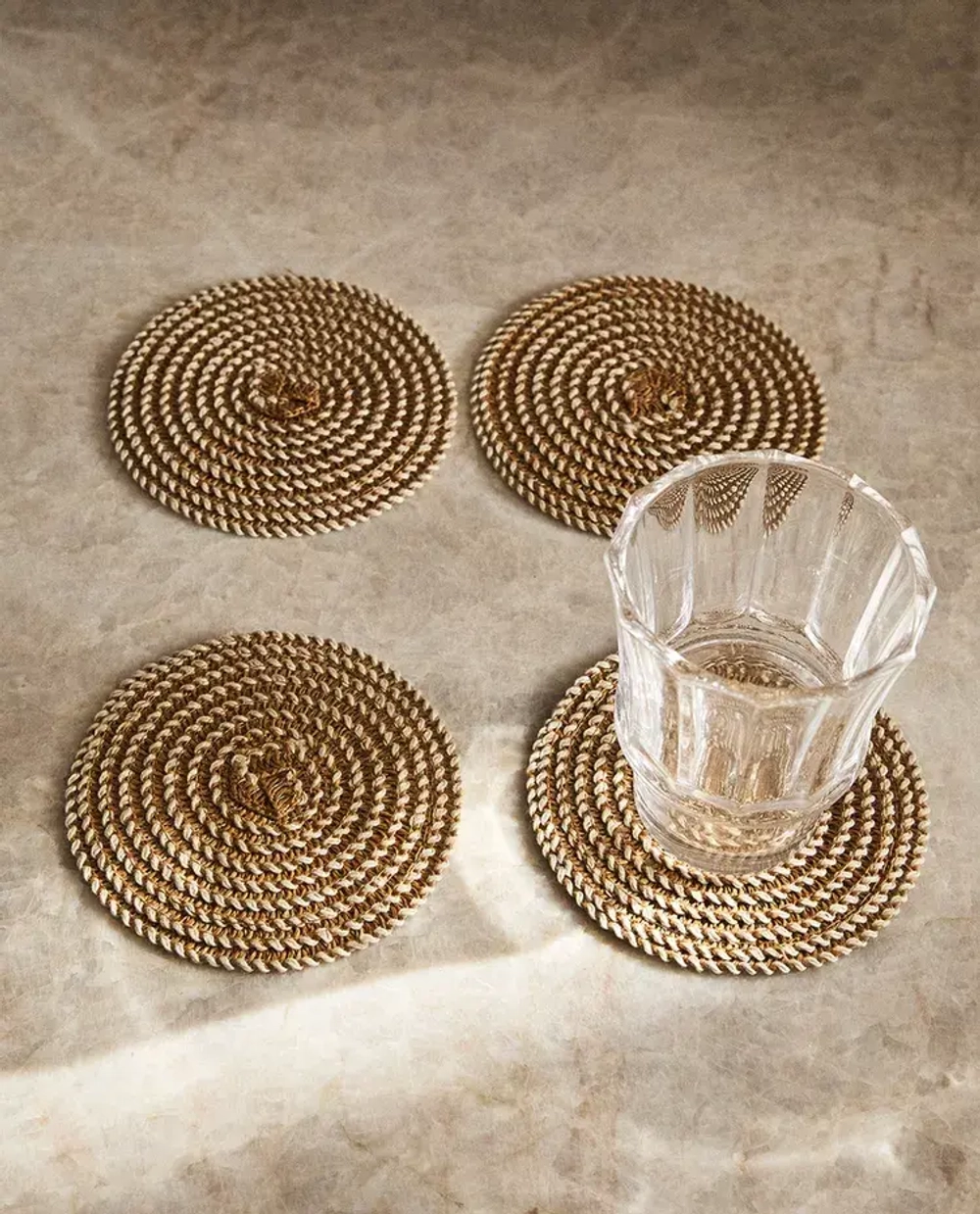 ZARA HOME НАБОР БУМАЖНЫХ ПОДСТАВОК ПОД СТАКАН (4 ШТ.), ТЕМНО-РЫЖИЙ