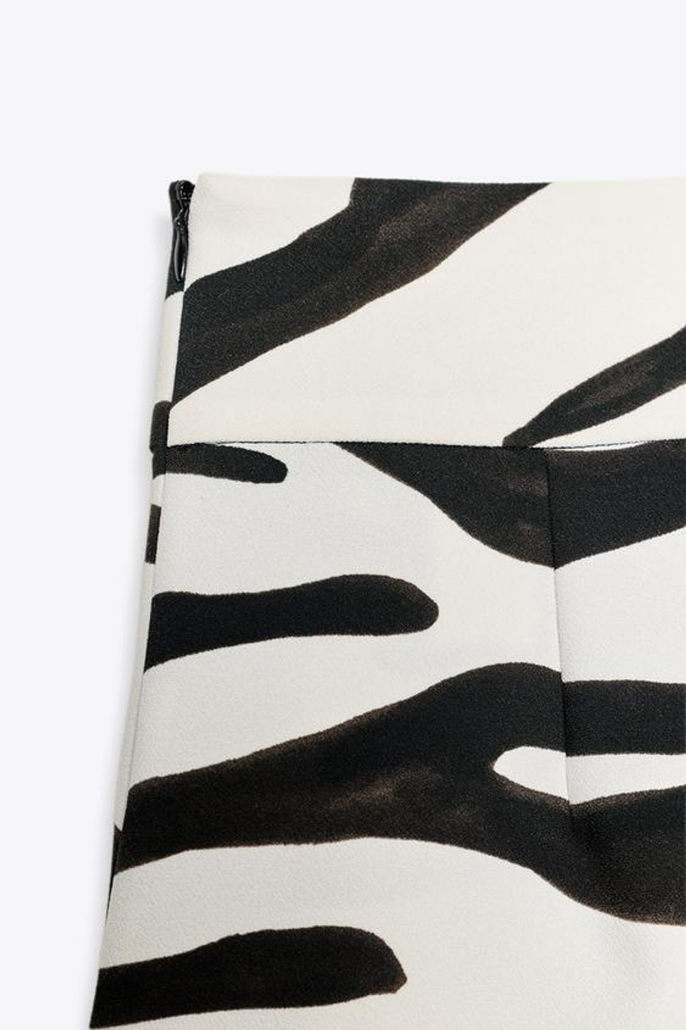 ZARA БРЮКИ С АНИМАЛИСТИЧЕСКИМ ПРИНТОМ — ZW COLLECTION, ЭКРЮ / ЧЕРНЫЙ