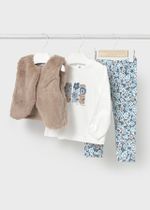 лонгслив с жилеткой и бархатными леггинсами