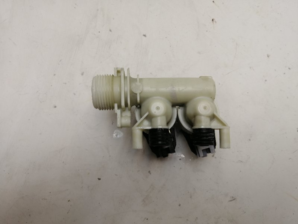 IWSE6125 кт120 Клапан подачи воды для стиральной машины Indesit IWSE6125 б/у