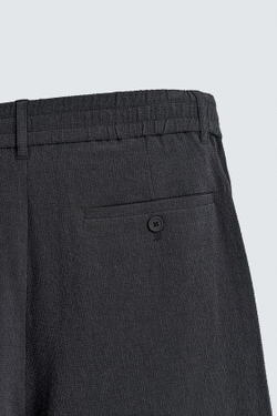 ZARA ШОРТЫ СВОБОДНОГО КРОЯ С НЕРОВНОЙ ТЕКСТУРОЙ И СКЛАДКАМИ, ТЕМНО-СЕРЫЙ