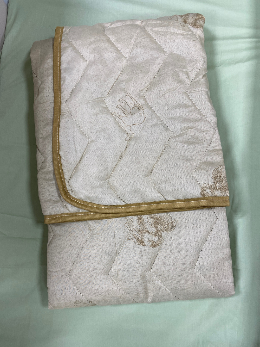 Одеяло "Верблюд" стеганое облегч полиэстер 105х140 (150 г/м2), Аделис Арт. od00282