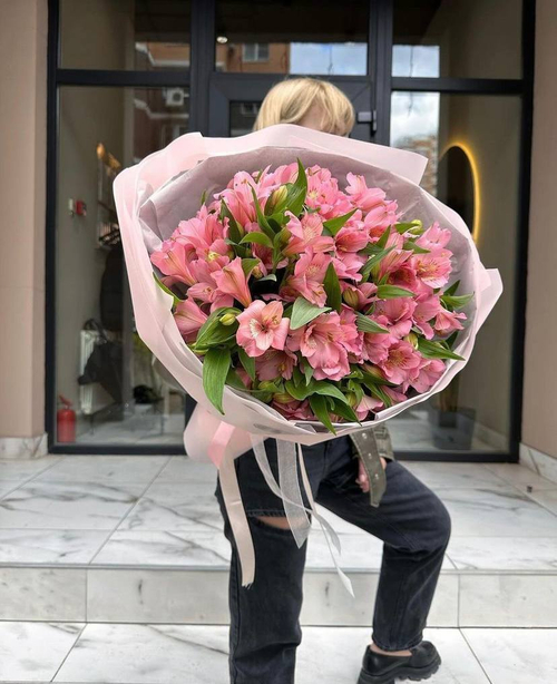 Букет из розовой альстромерии "Pink Promise"