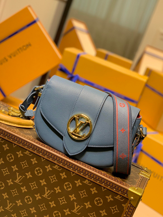 Louis Vuitton Pont 9 Soft MM