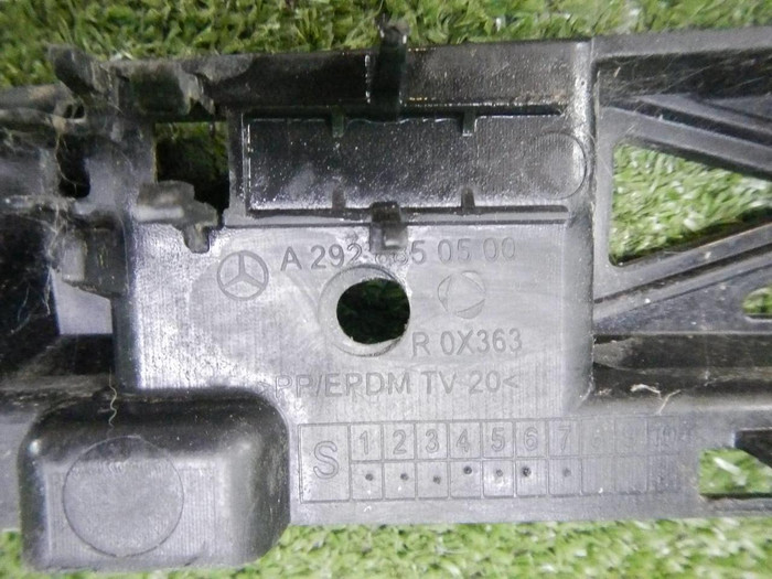 Кронштейн переднего бампера Mercedes GLE C292 (2015-2019)