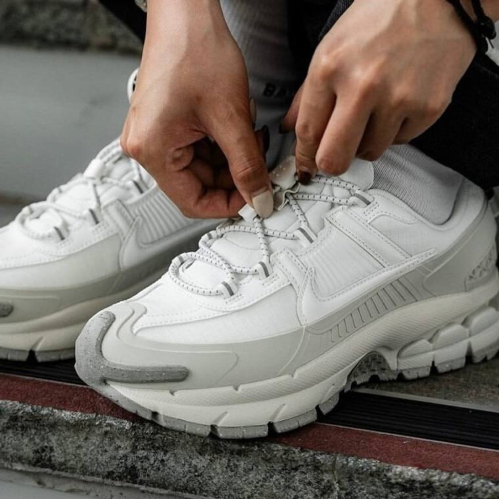Nike Zoom Vomero Roam Summit White