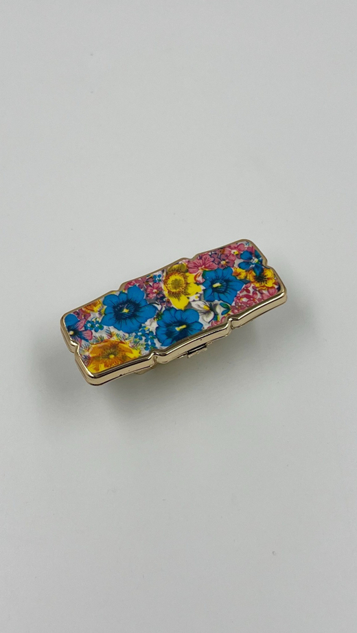 Футляр для помады с зеркалом