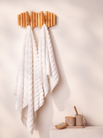 Полотенце банное waves белого цвета из коллекции essential, 70х140 см