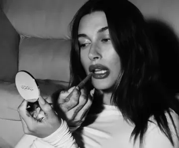 Компактное зеркало Rhode Mirror