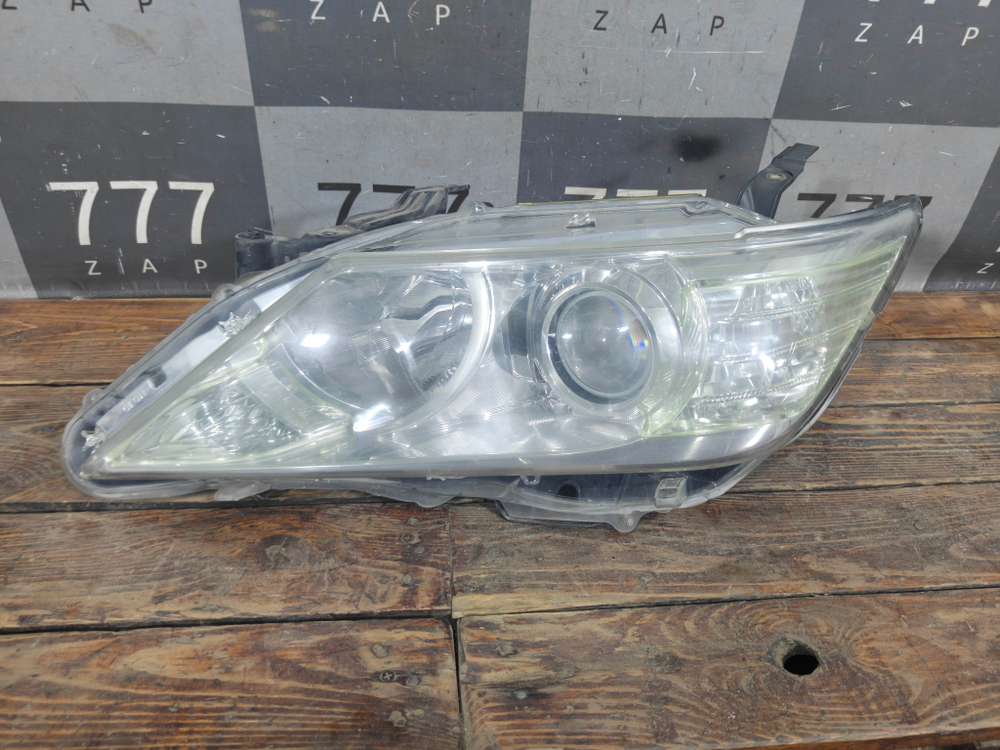 Фара левая ксенон Toyota Camry (XV50) 11-14 Б/У Оригинал 8118533A50