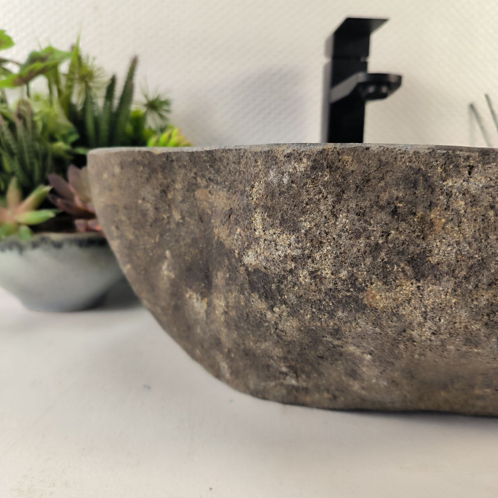 Раковина из речного камня RS-65252 45*37*15 0856