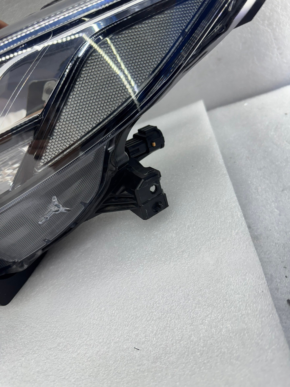 Оригинальный LED фар Nissan Sylphy ()