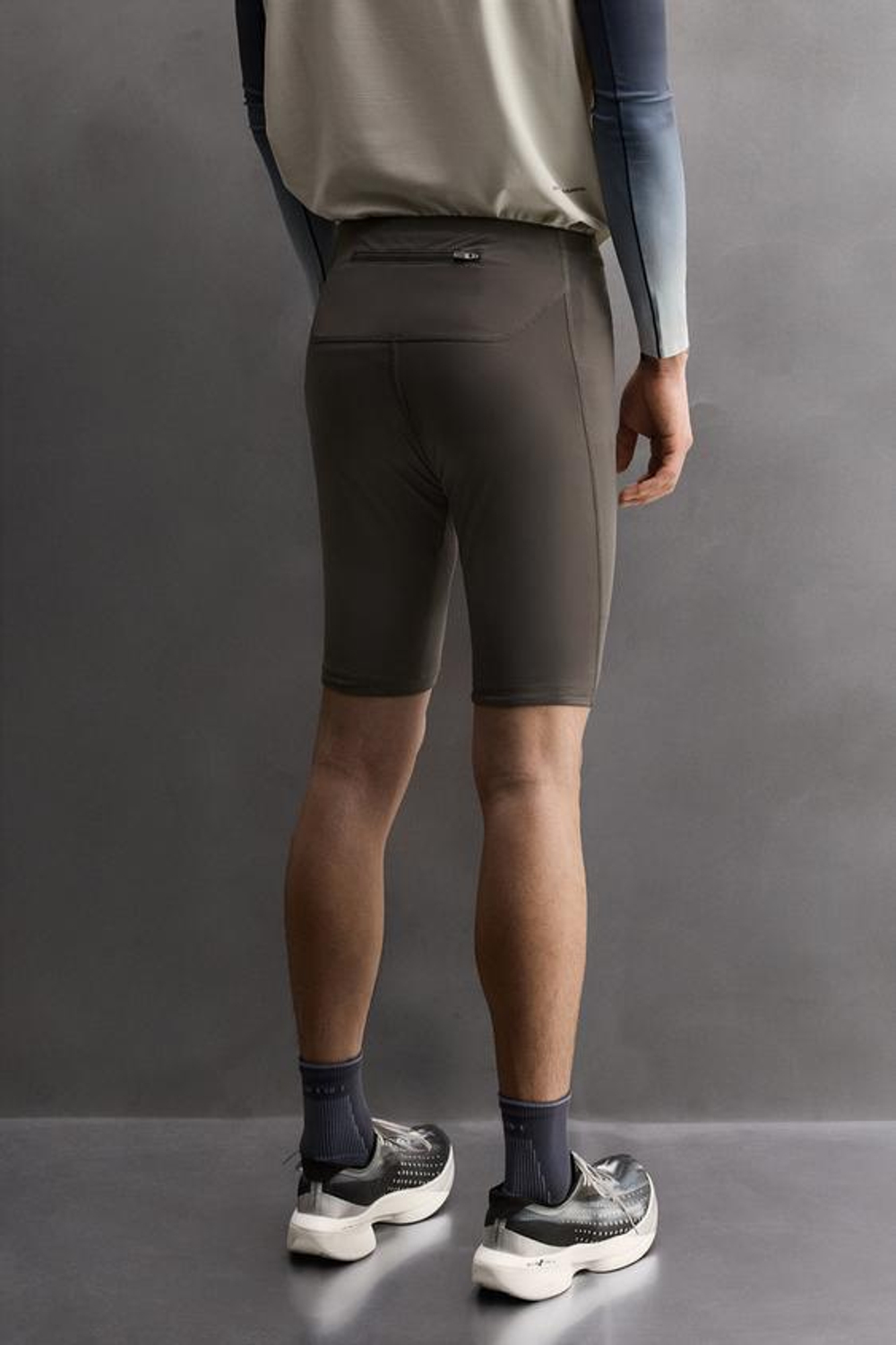 ZARA КОРОТКИЕ ЛЕГИНСЫ ДЛЯ БЕГА, ТЕМНО-СЕРЫЙ