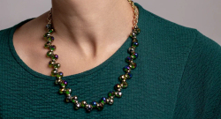 Колье "Деора" серо-зеленый чешский хрусталь, оттенок золото
