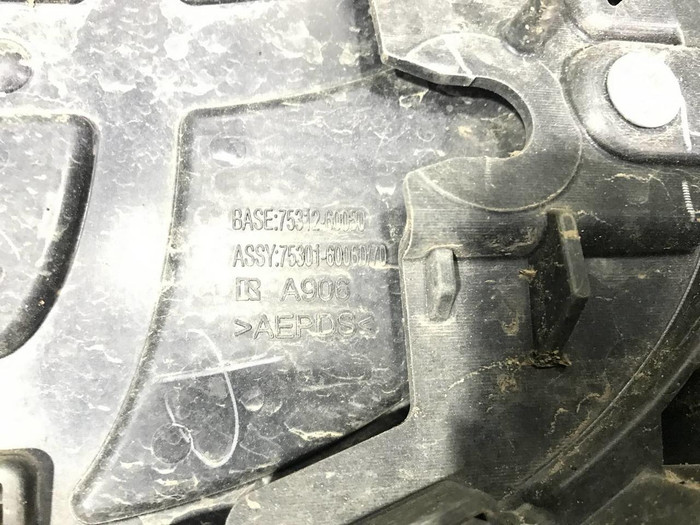 Решетка радиатора Toyota Land Cruiser Prado 150 (2017-н.в.)