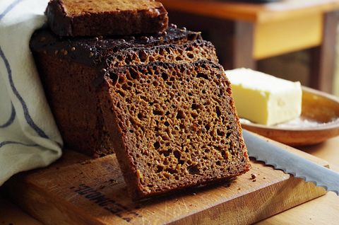 Ржаной хлеб с повидлом на остатках закваски