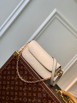 Louis Vuitton Ivy Wallet On Chain Bag
