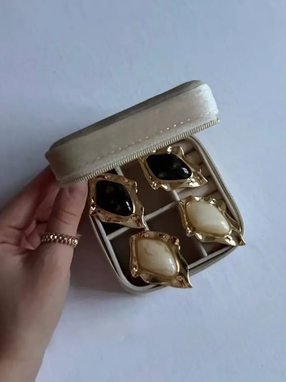 Серьги ромбы с черным литьем